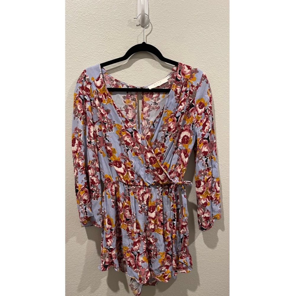 ASTR THE LABEL Blue Floral Side Wrap Romper - Picture 2 of 7